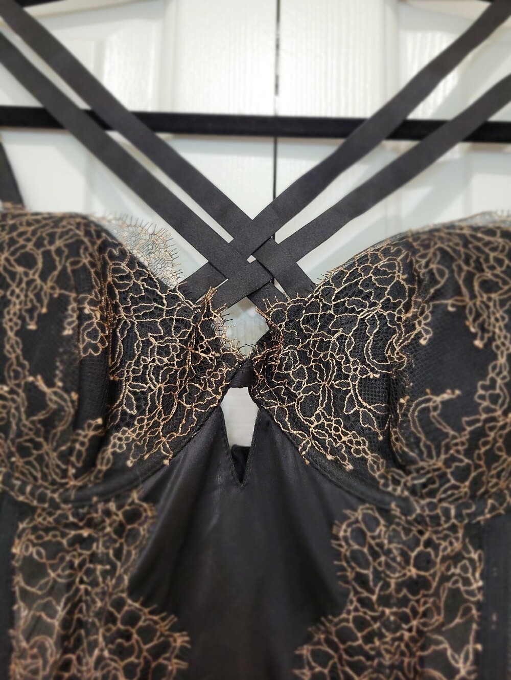 Victoria's Secret Black & Gold Lace Bustier - Picture 3 of 16